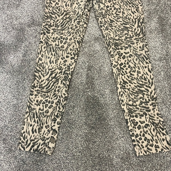 🌼 3/$20 Democracy animal print Jean pants - Picture 2 of 10